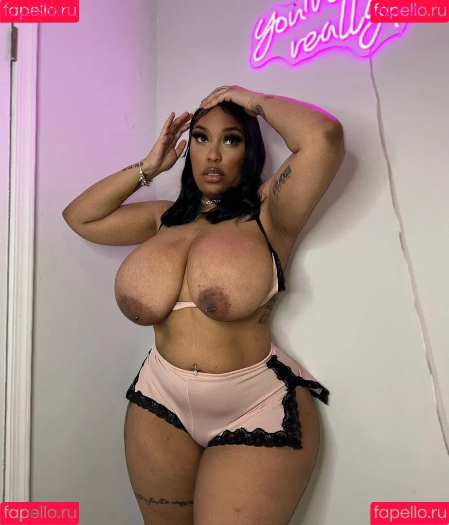 kioruncut Onlyfans Photo Gallery 