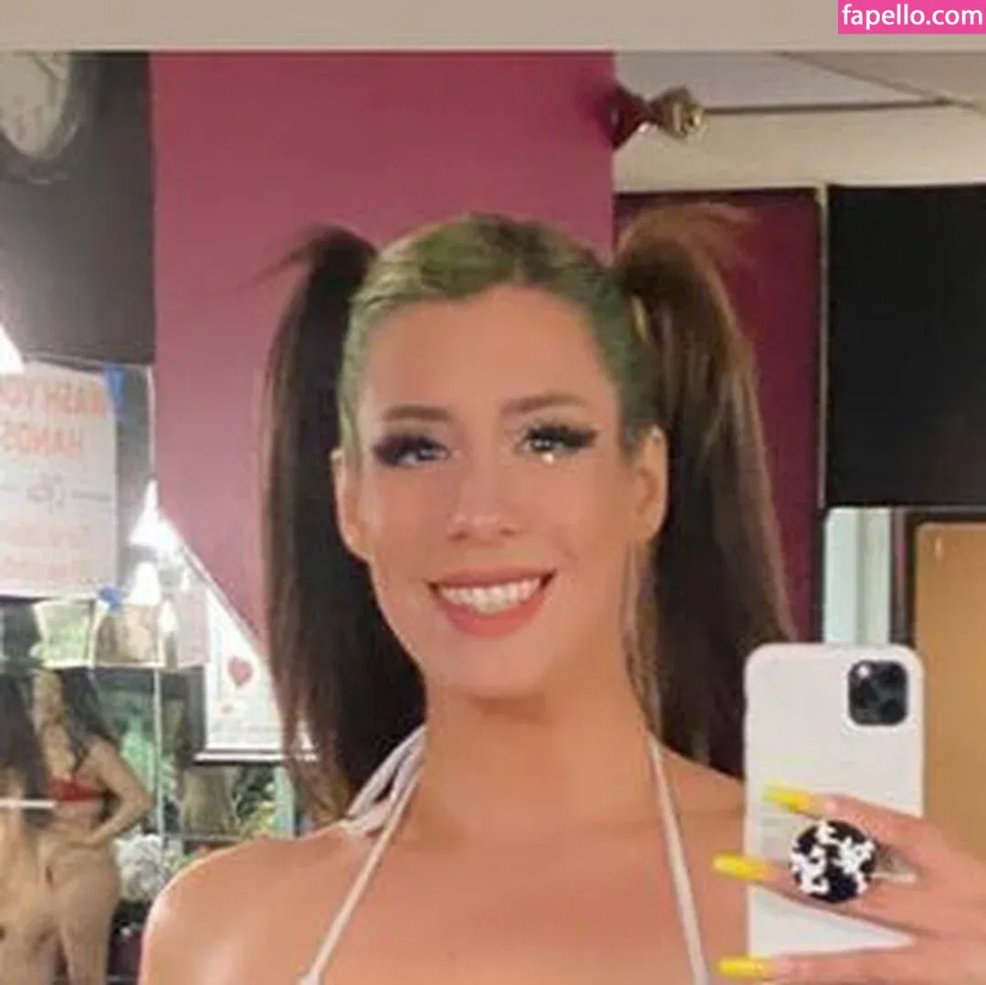 kioruncut Onlyfans Photo Gallery 