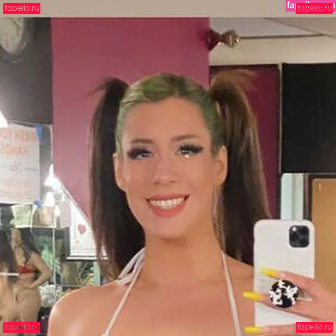 kioruncut Onlyfans Photo Gallery 