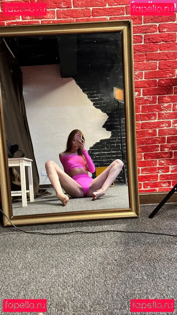 ArinaFox Onlyfans Photo Gallery 