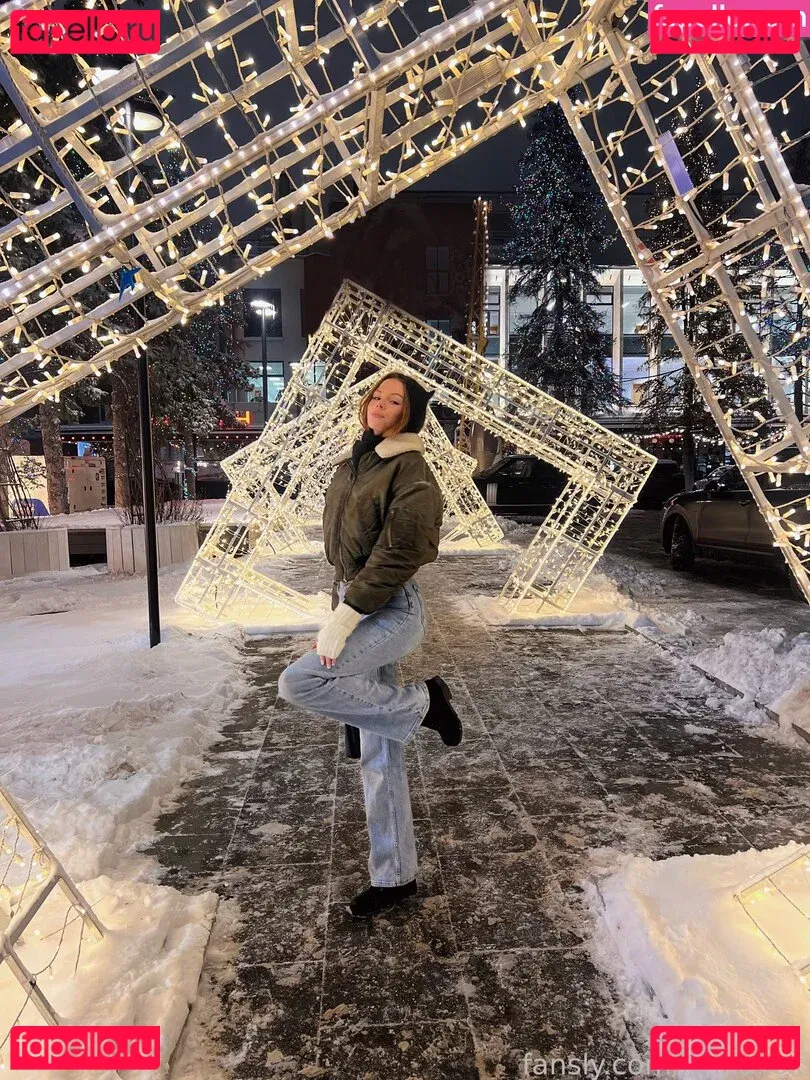 ArinaFox Onlyfans Photo Gallery 