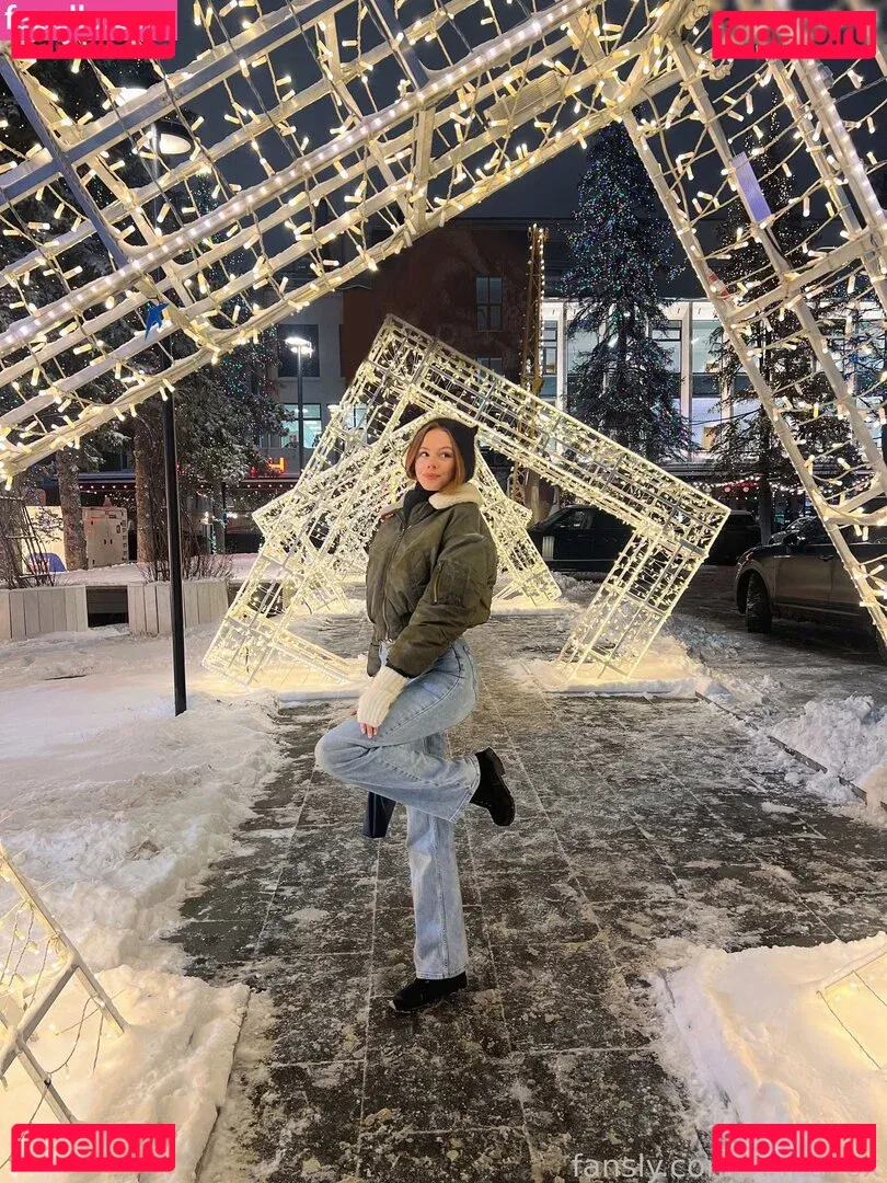 ArinaFox Onlyfans Photo Gallery 