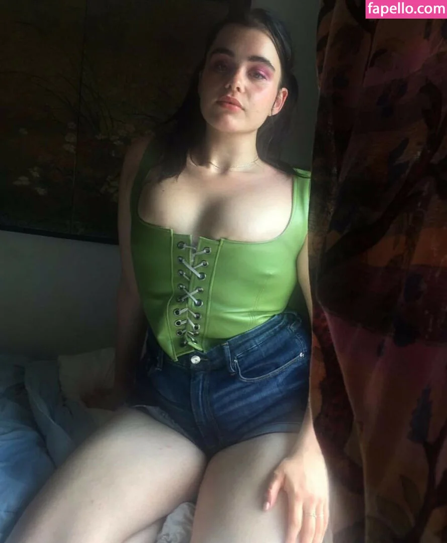 Barbie Ferreira (Euphoria actress) Onlyfans Photo Gallery 