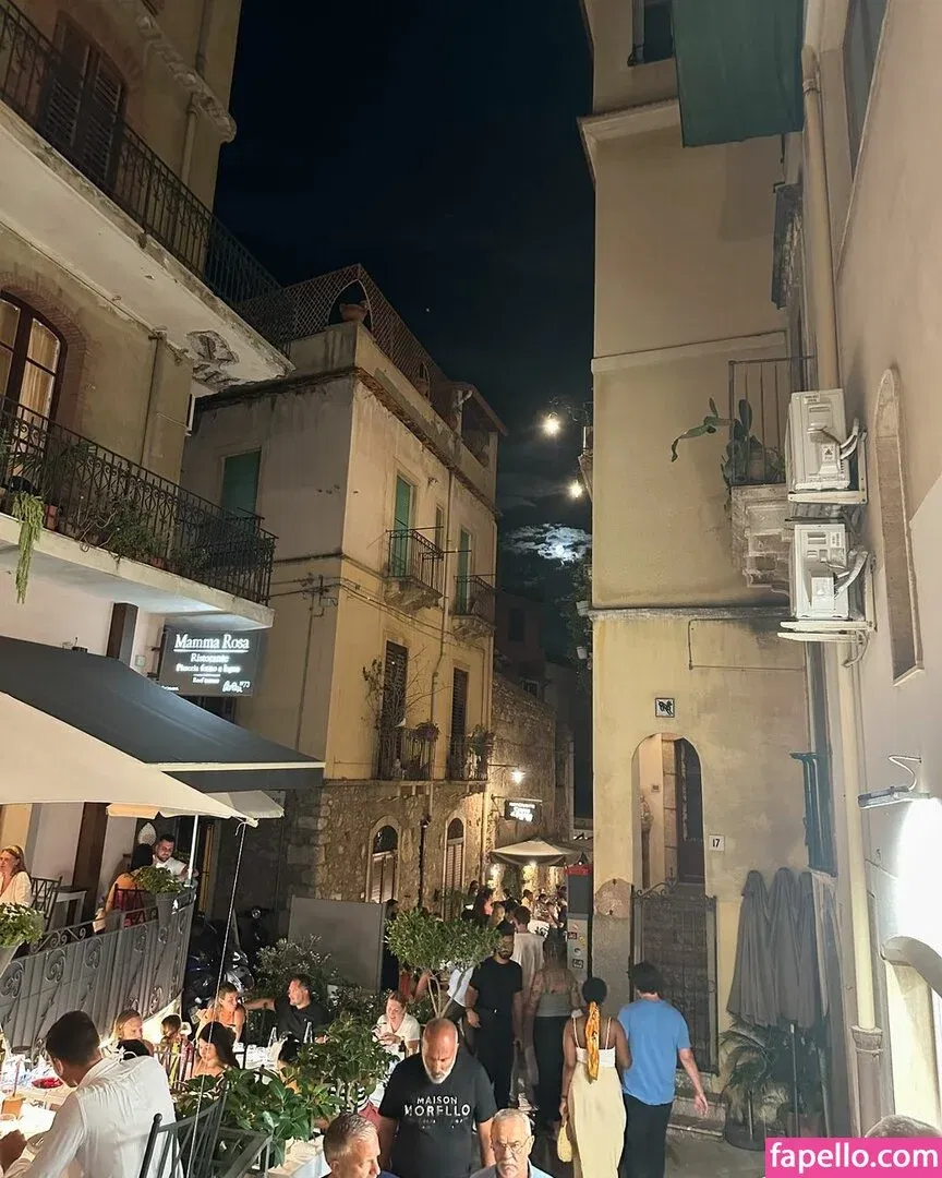 Jori Delli Onlyfans Photo Gallery 