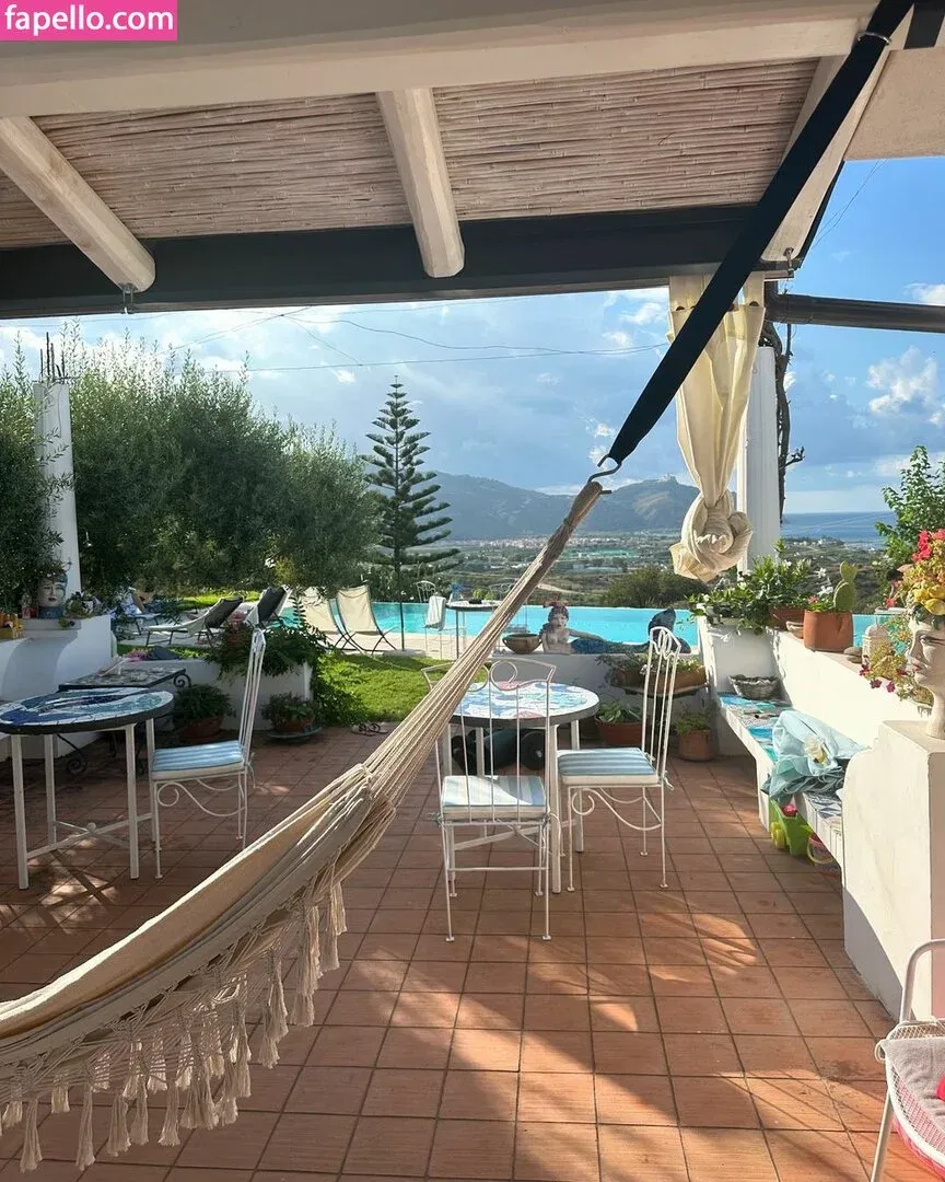 Jori Delli Onlyfans Photo Gallery 