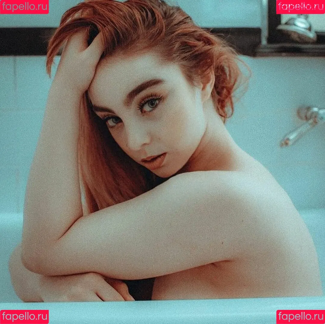 Queen Ananas Onlyfans Photo Gallery 