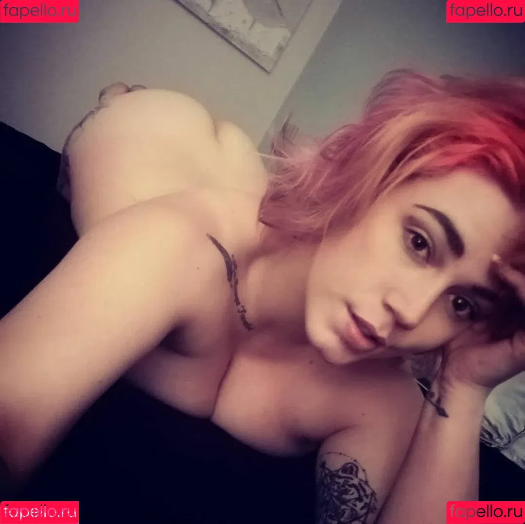 Queen Ananas Onlyfans Photo Gallery 
