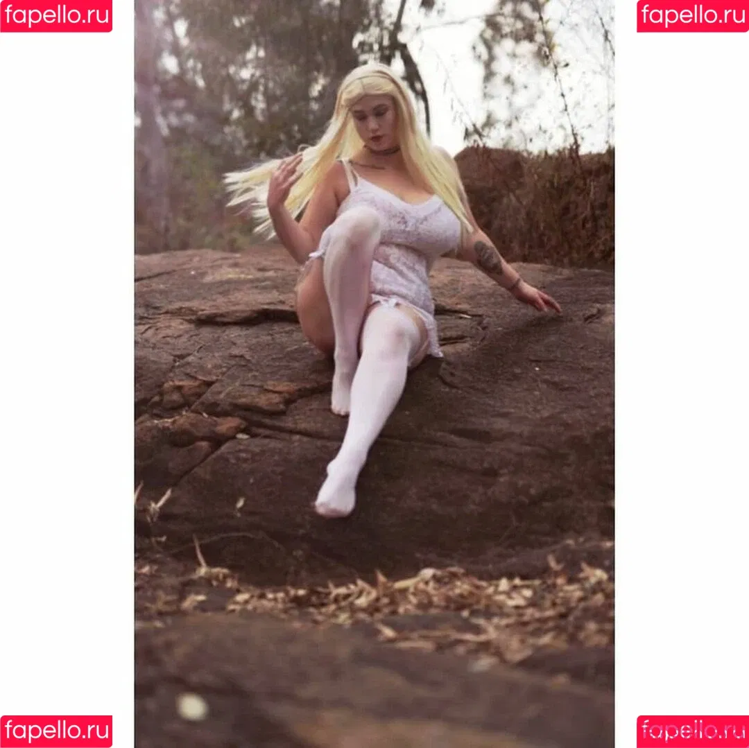 Queen Ananas Onlyfans Photo Gallery 