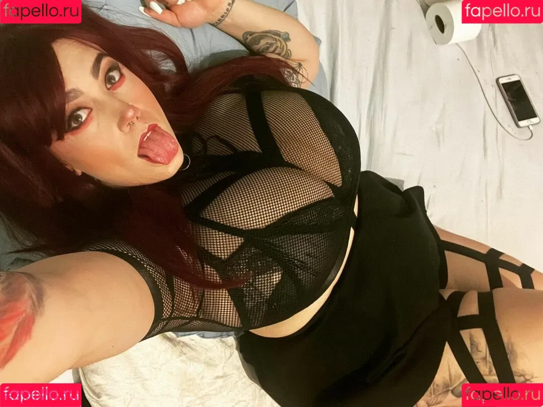 Queen Ananas Onlyfans Photo Gallery 
