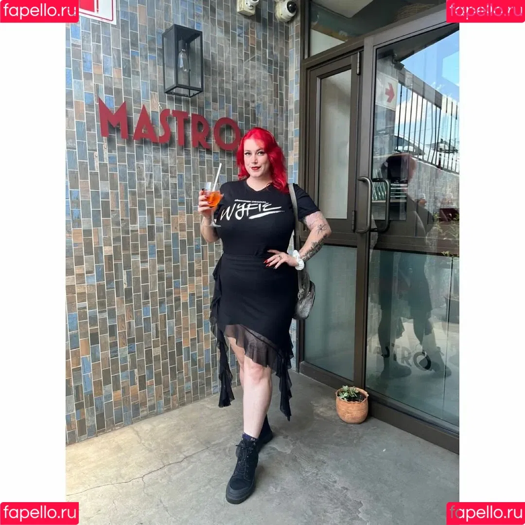 Queen Ananas Onlyfans Photo Gallery 
