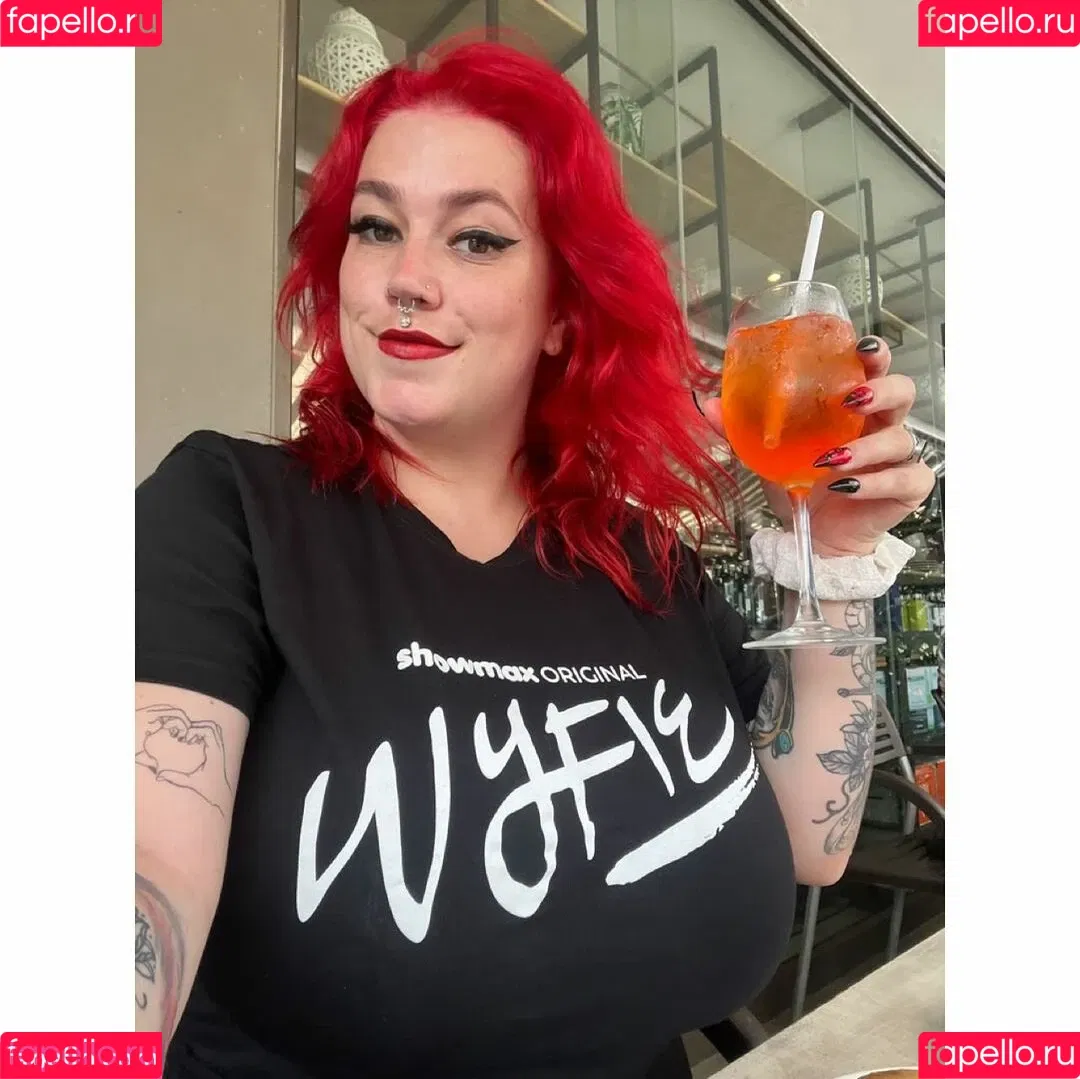Queen Ananas Onlyfans Photo Gallery 
