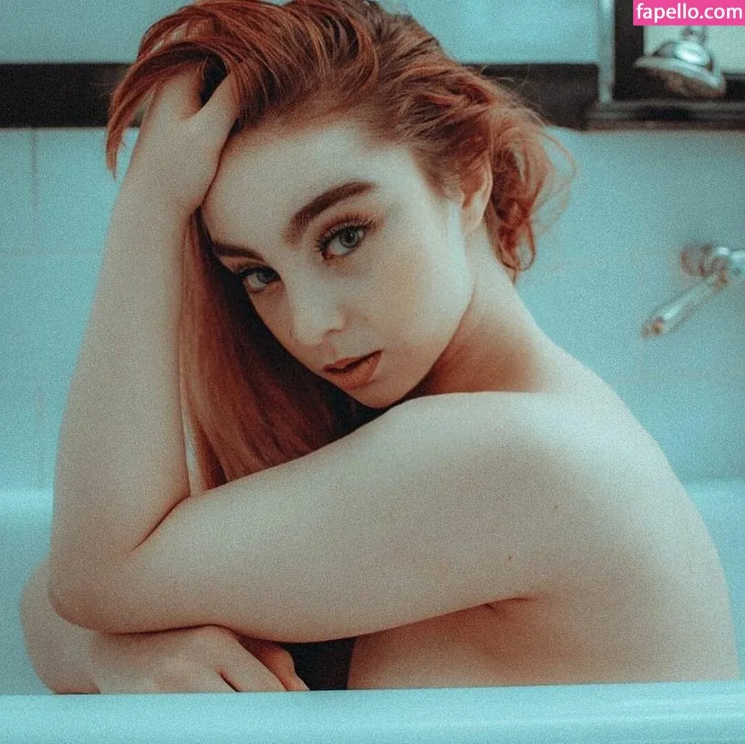 Queen Ananas Onlyfans Photo Gallery 