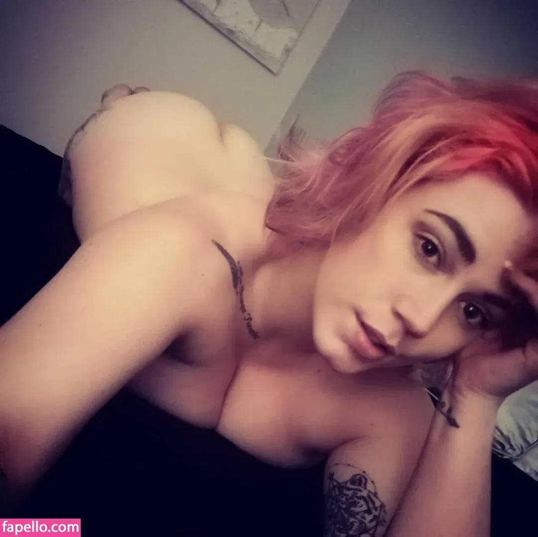 Queen Ananas Onlyfans Photo Gallery 