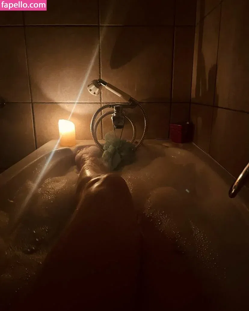 Queen Ananas Onlyfans Photo Gallery 