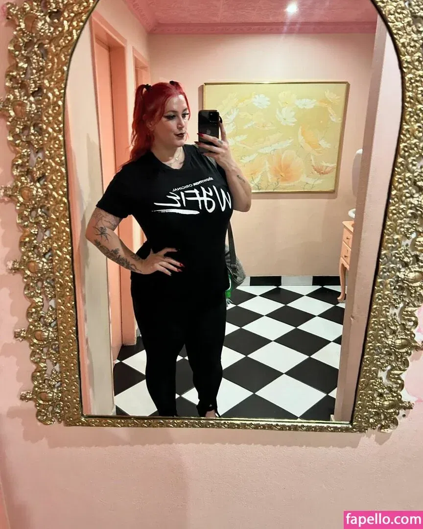 Queen Ananas Onlyfans Photo Gallery 