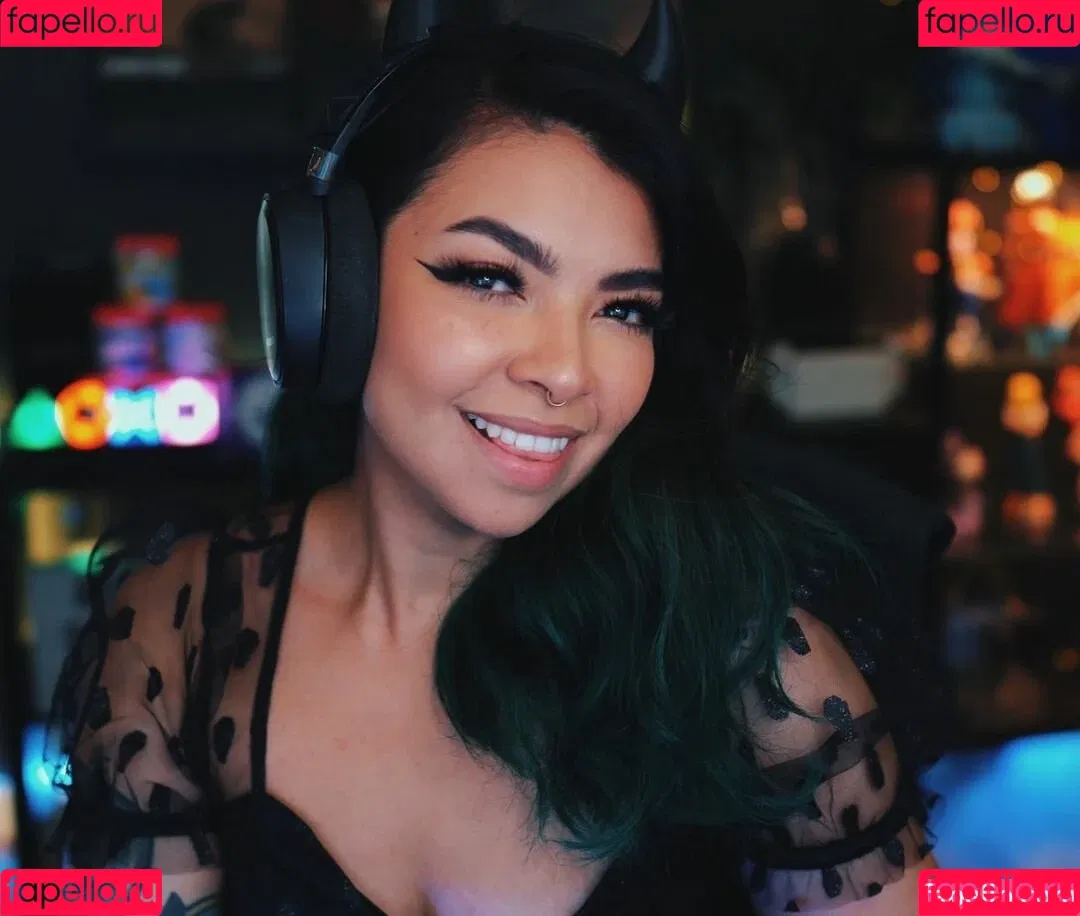 Aileen Senpai Onlyfans Photo Gallery 