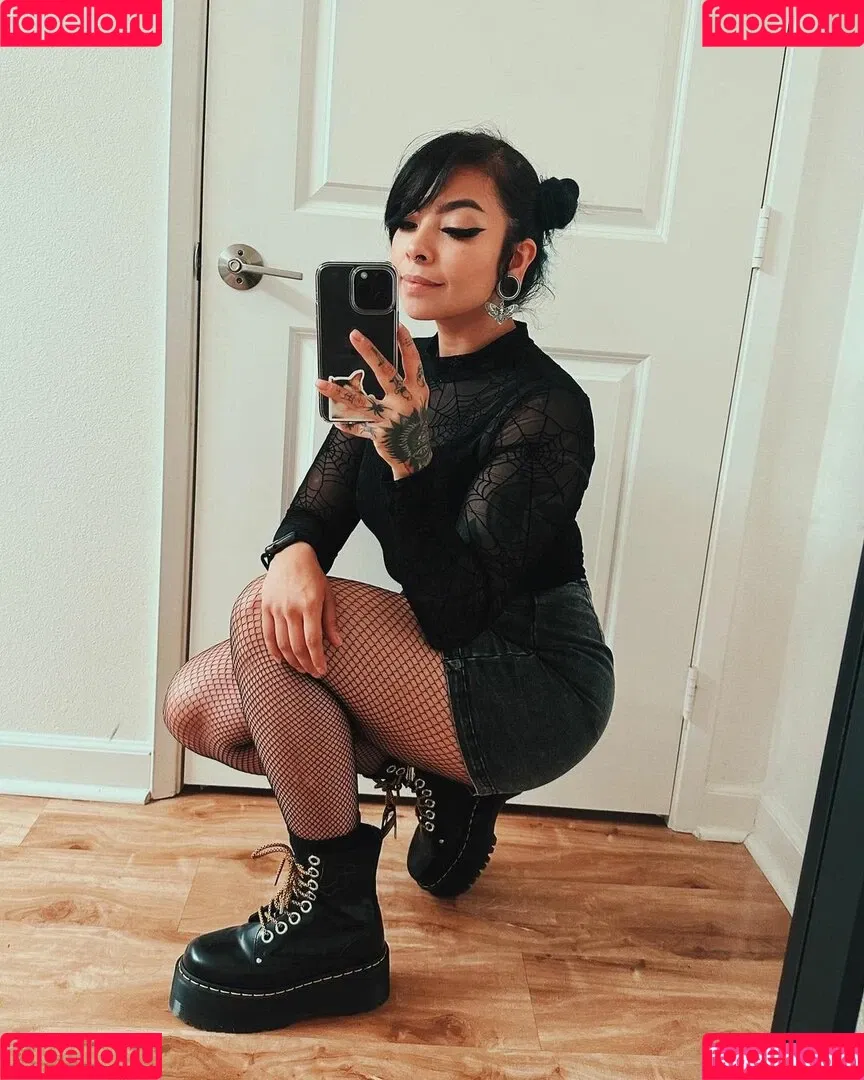 Aileen Senpai Onlyfans Photo Gallery 