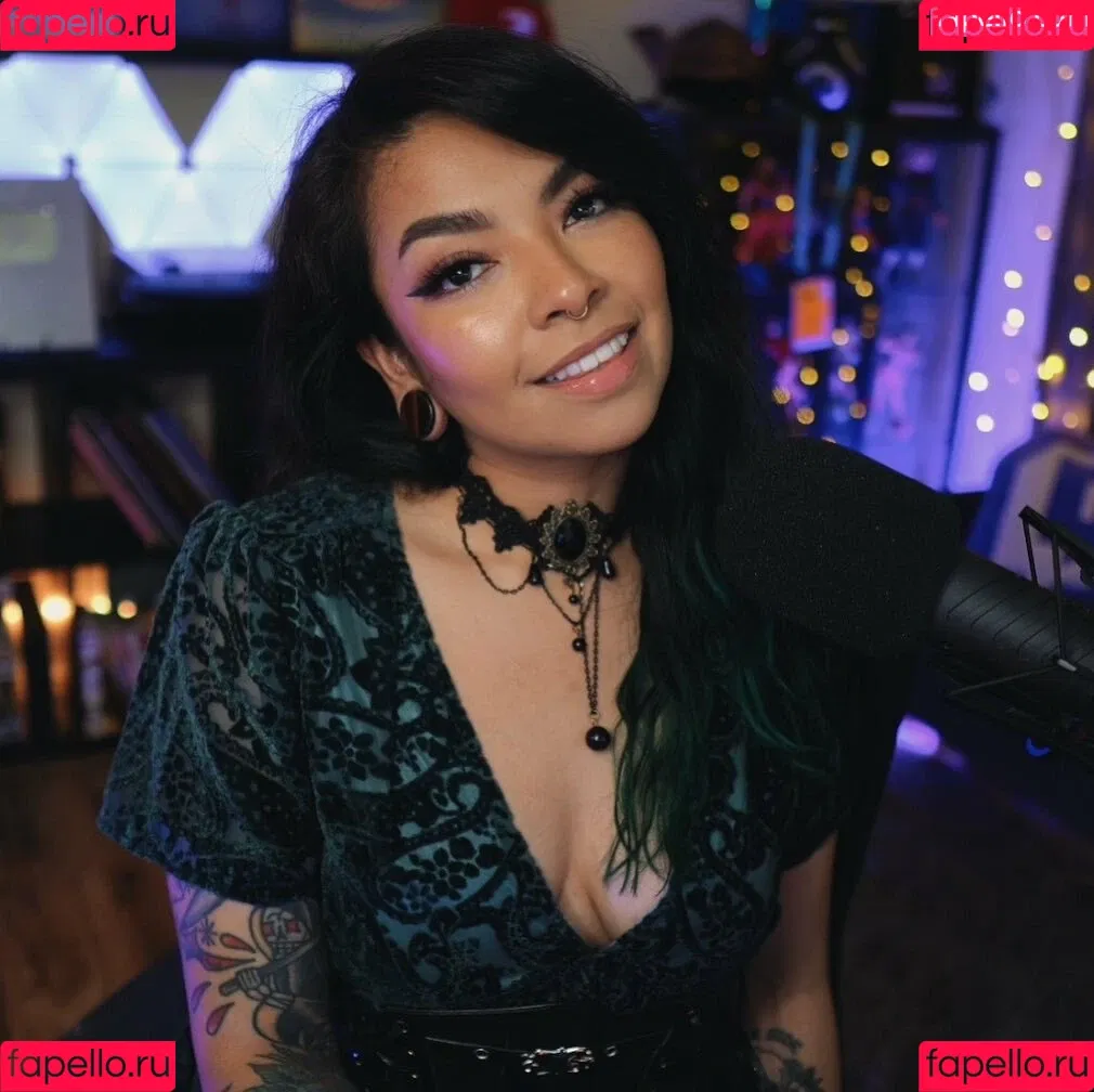 Aileen Senpai Onlyfans Photo Gallery 