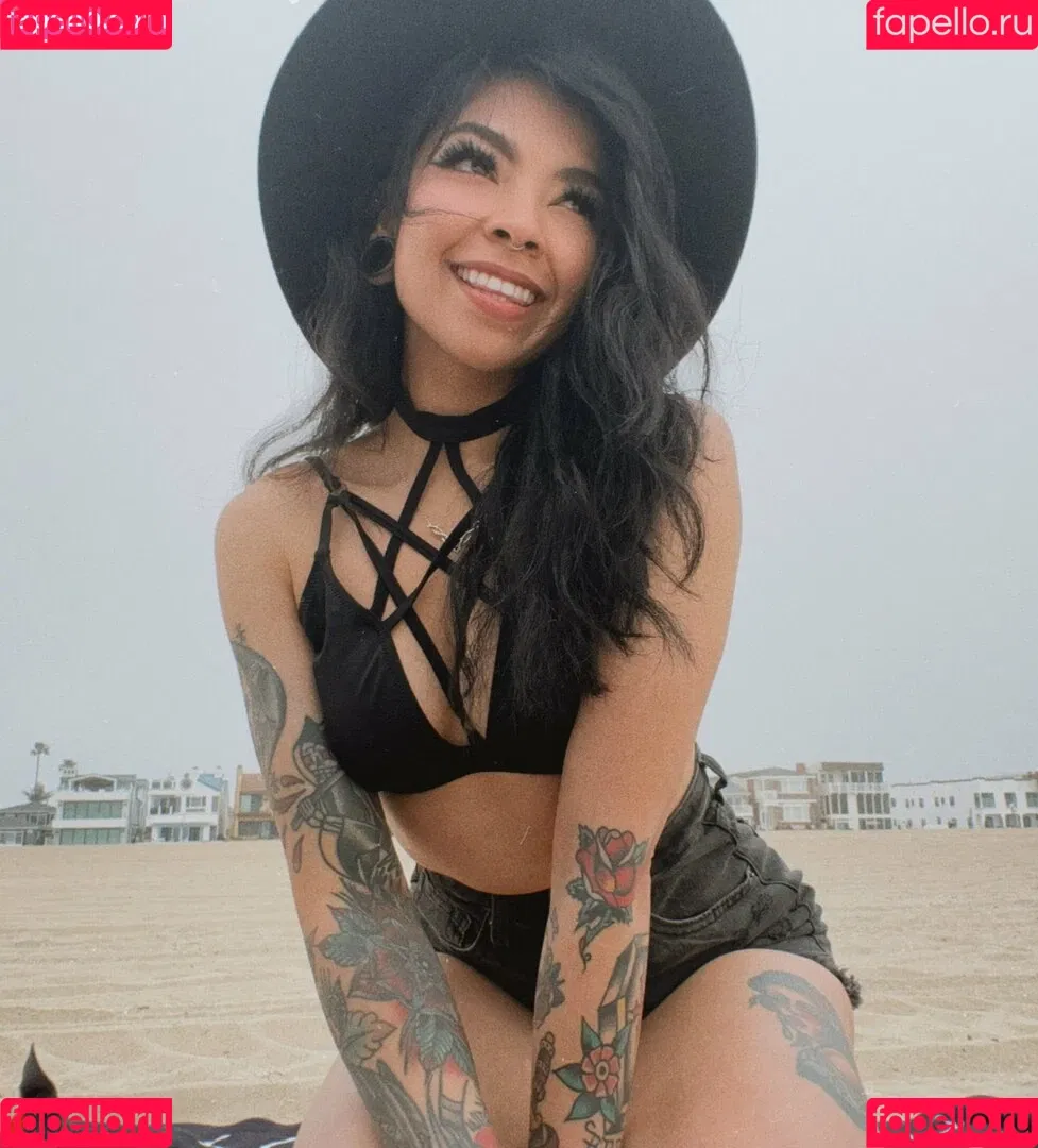 Aileen Senpai Onlyfans Photo Gallery 