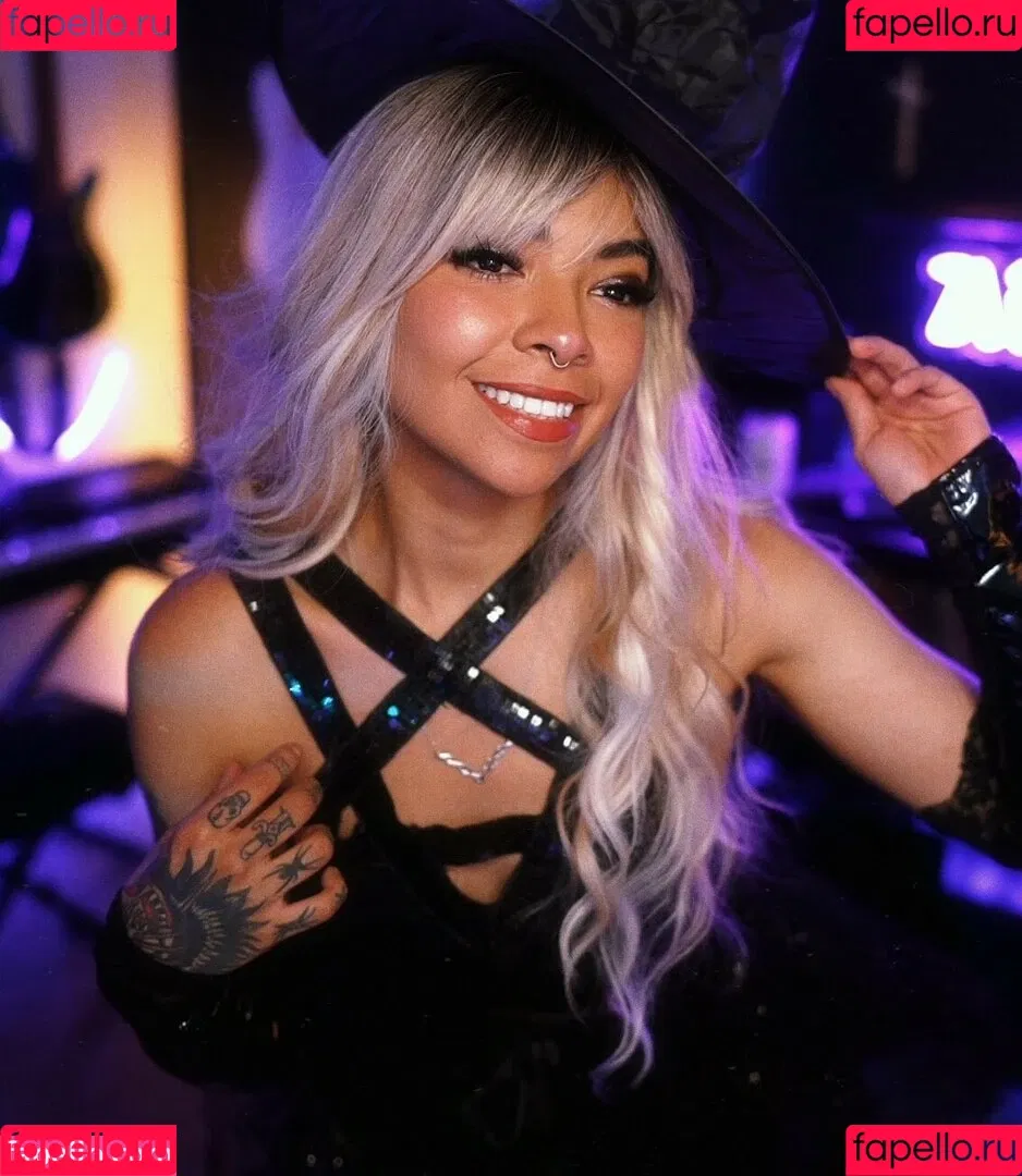 Aileen Senpai Onlyfans Photo Gallery 