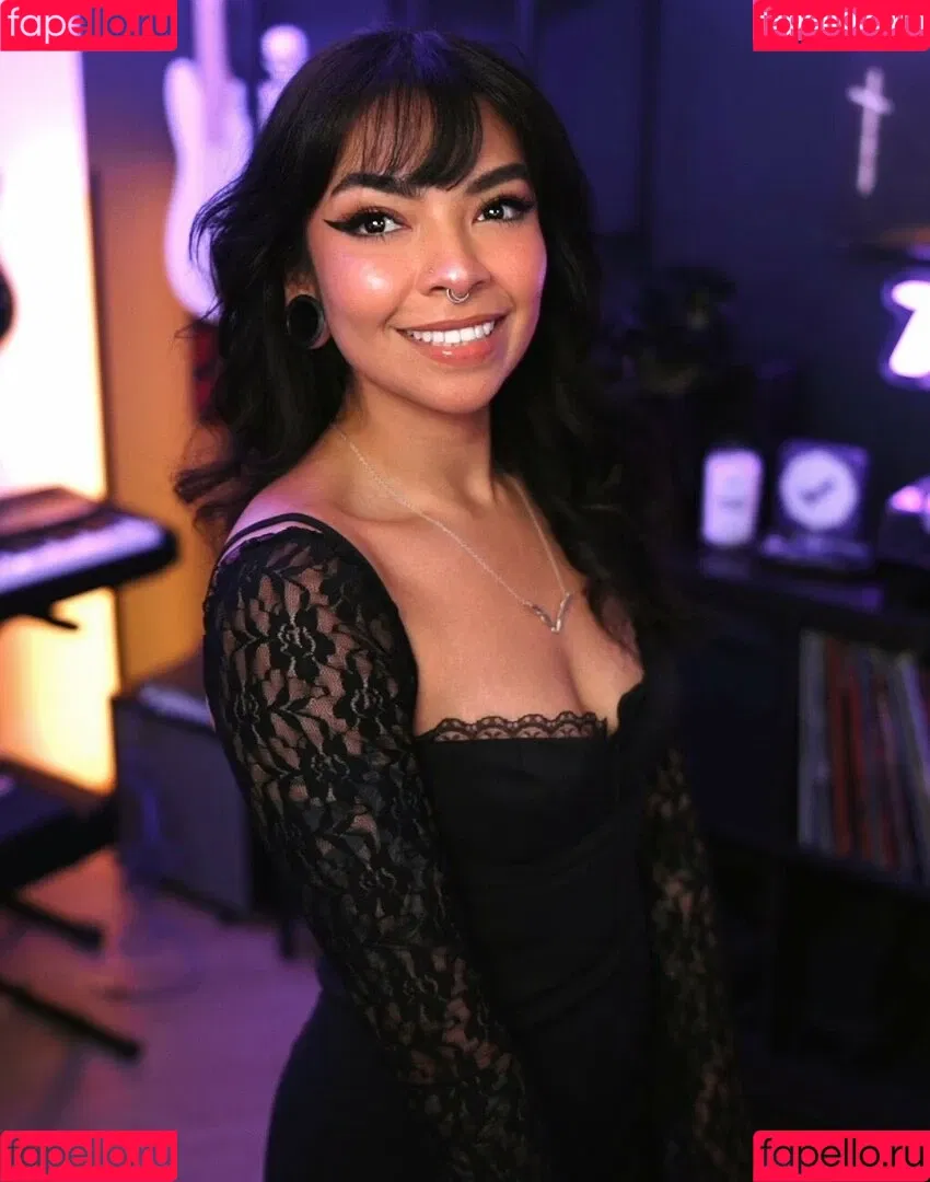 Aileen Senpai Onlyfans Photo Gallery 