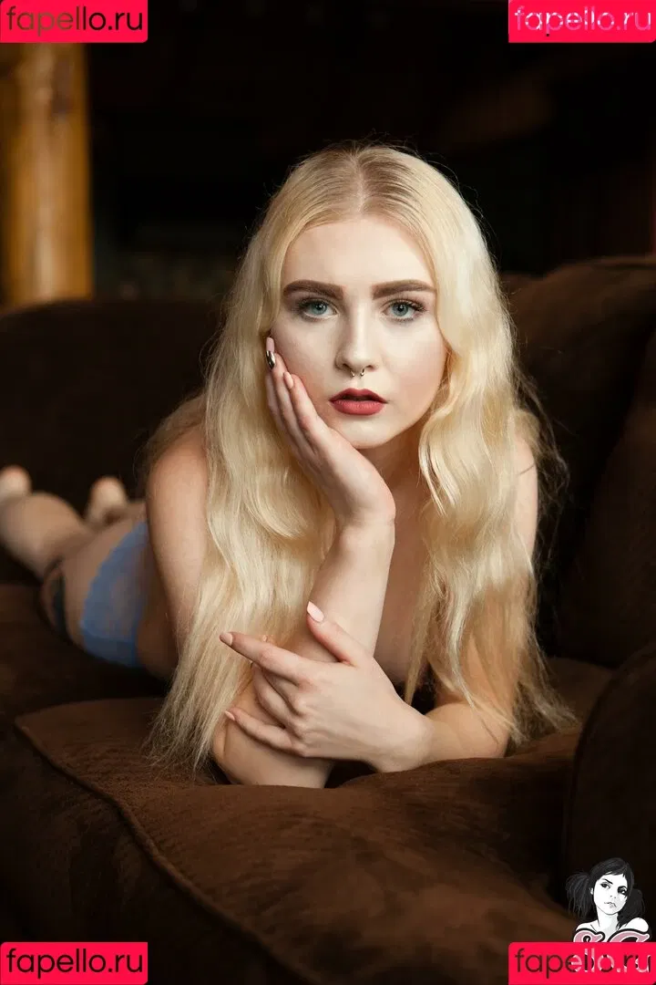 Loveless Onlyfans Photo Gallery 