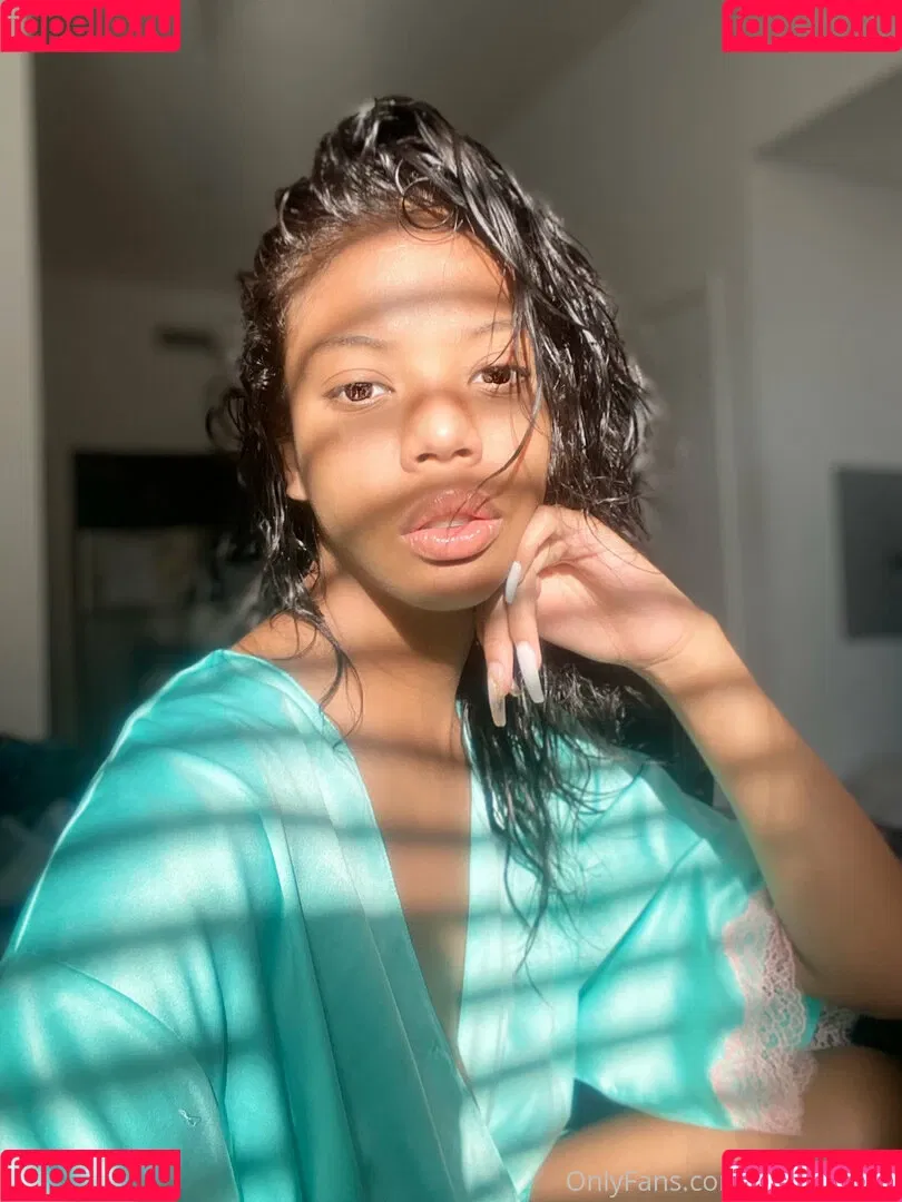 Nia Nacci Onlyfans Photo Gallery 