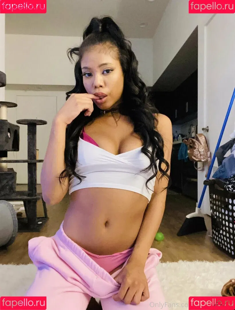 Nia Nacci Onlyfans Photo Gallery 