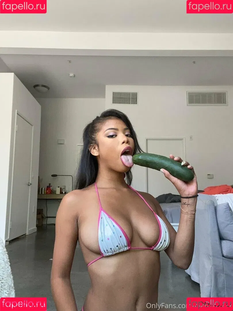 Nia Nacci Onlyfans Photo Gallery 