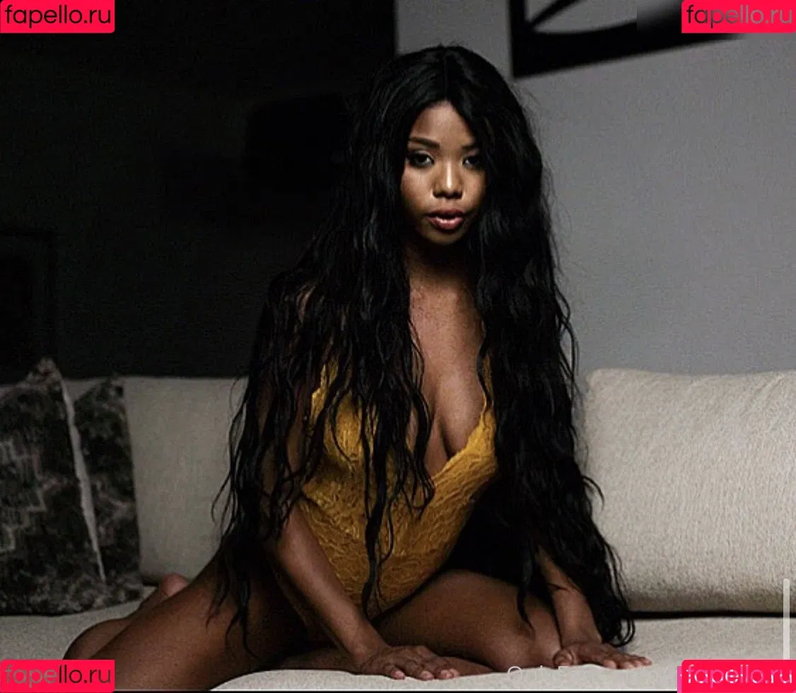 Nia Nacci Onlyfans Photo Gallery 