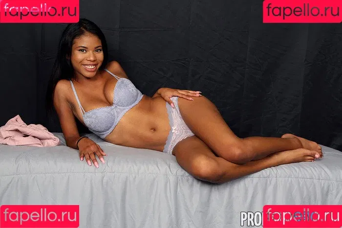 Nia Nacci Onlyfans Photo Gallery 