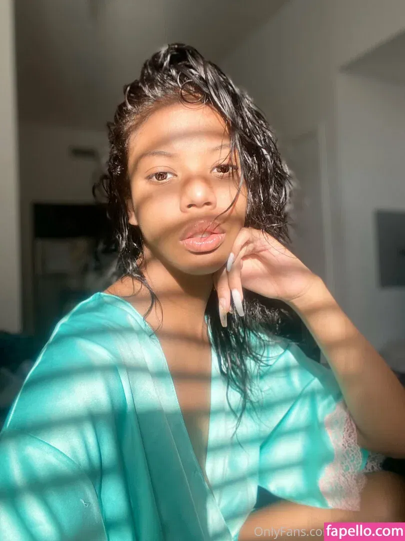 Nia Nacci Onlyfans Photo Gallery 