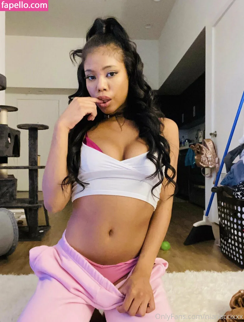 Nia Nacci Onlyfans Photo Gallery 