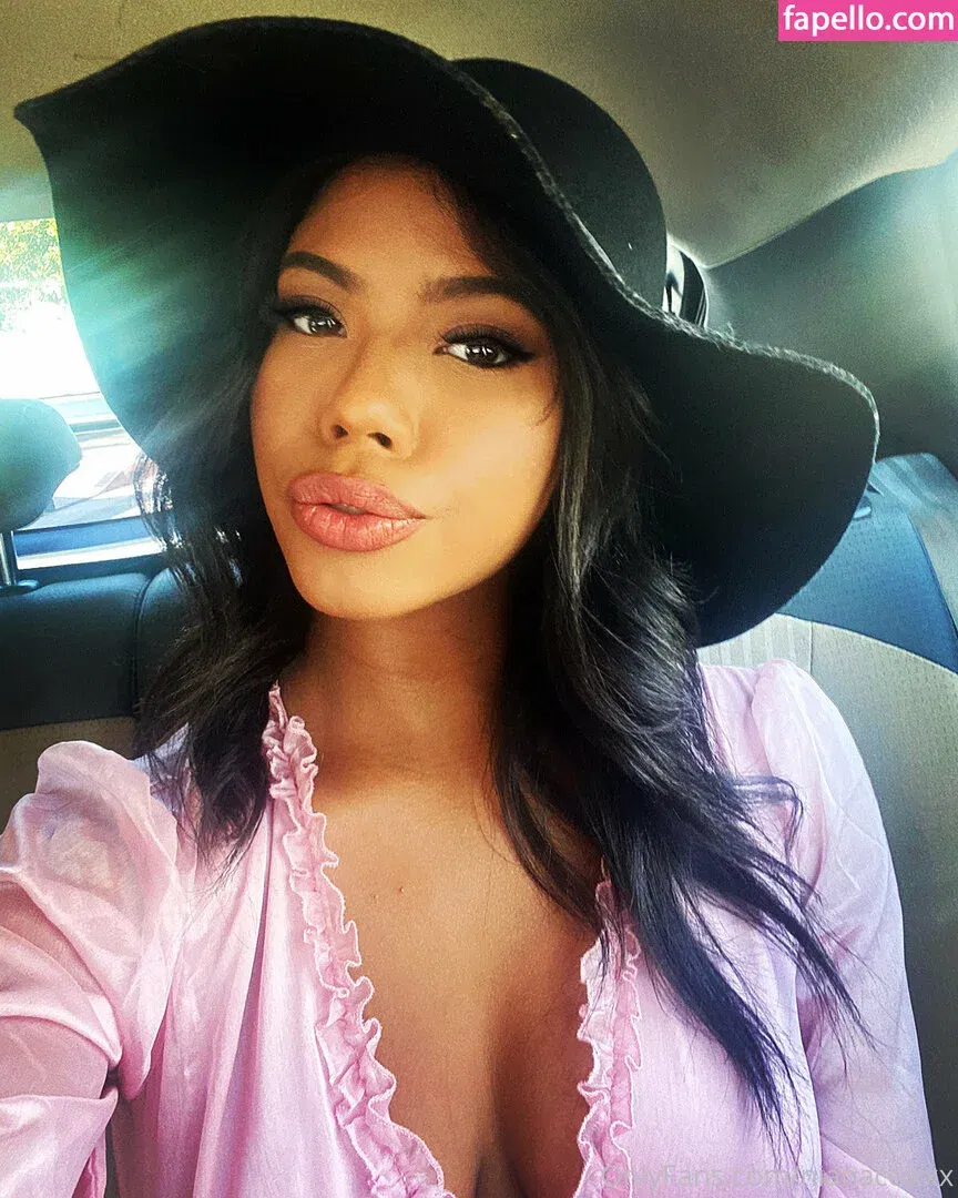 Nia Nacci Onlyfans Photo Gallery 