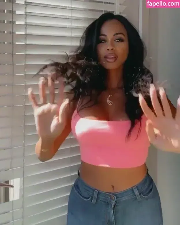 Amandinha.ad BR Onlyfans Photo Gallery 