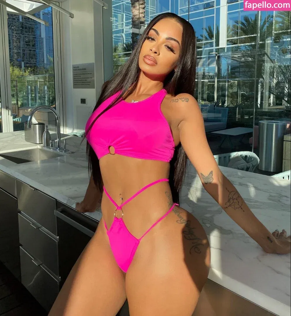 Amandinha.ad BR Onlyfans Photo Gallery 