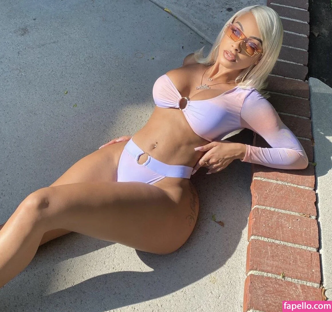 Amandinha.ad BR Onlyfans Photo Gallery 