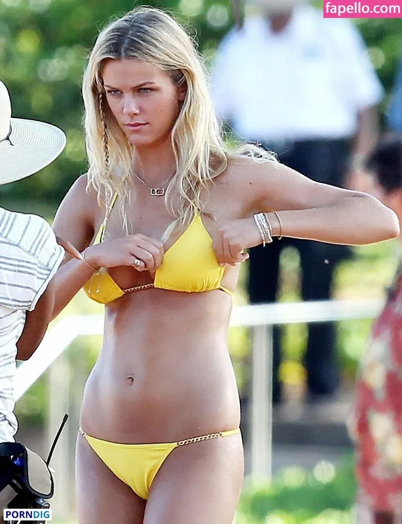 Brooklyn Decker Onlyfans Photo Gallery 