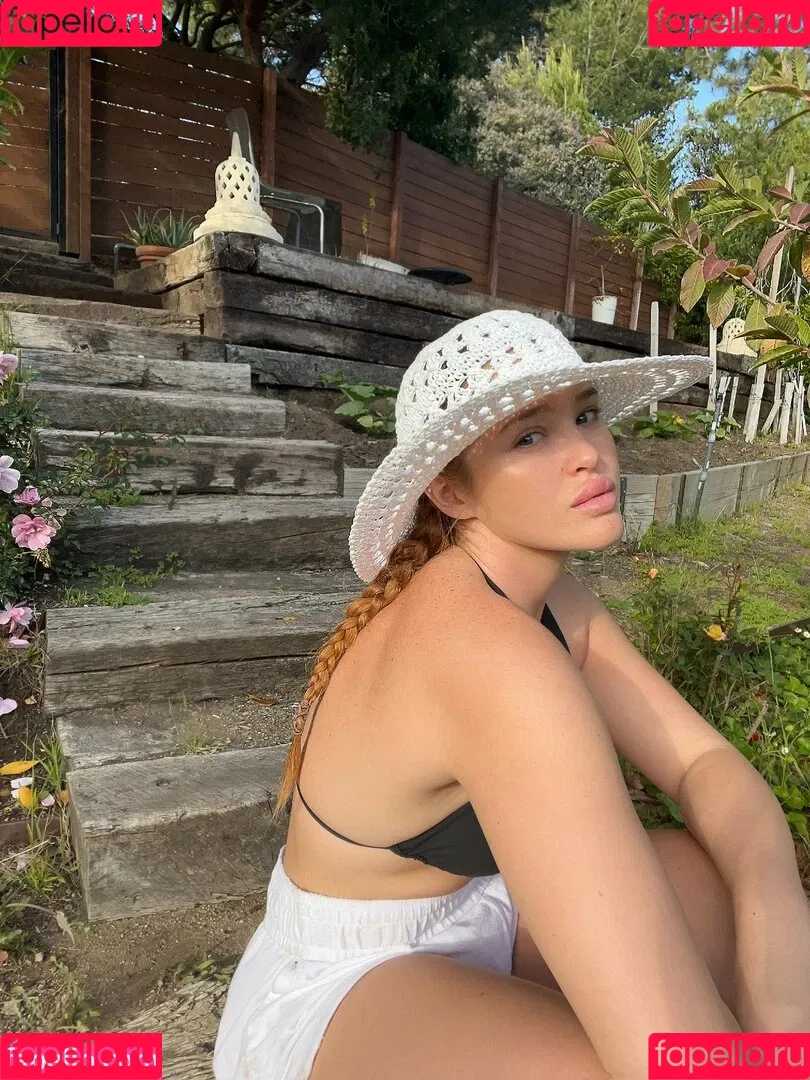 Elley Duhé Onlyfans Photo Gallery 