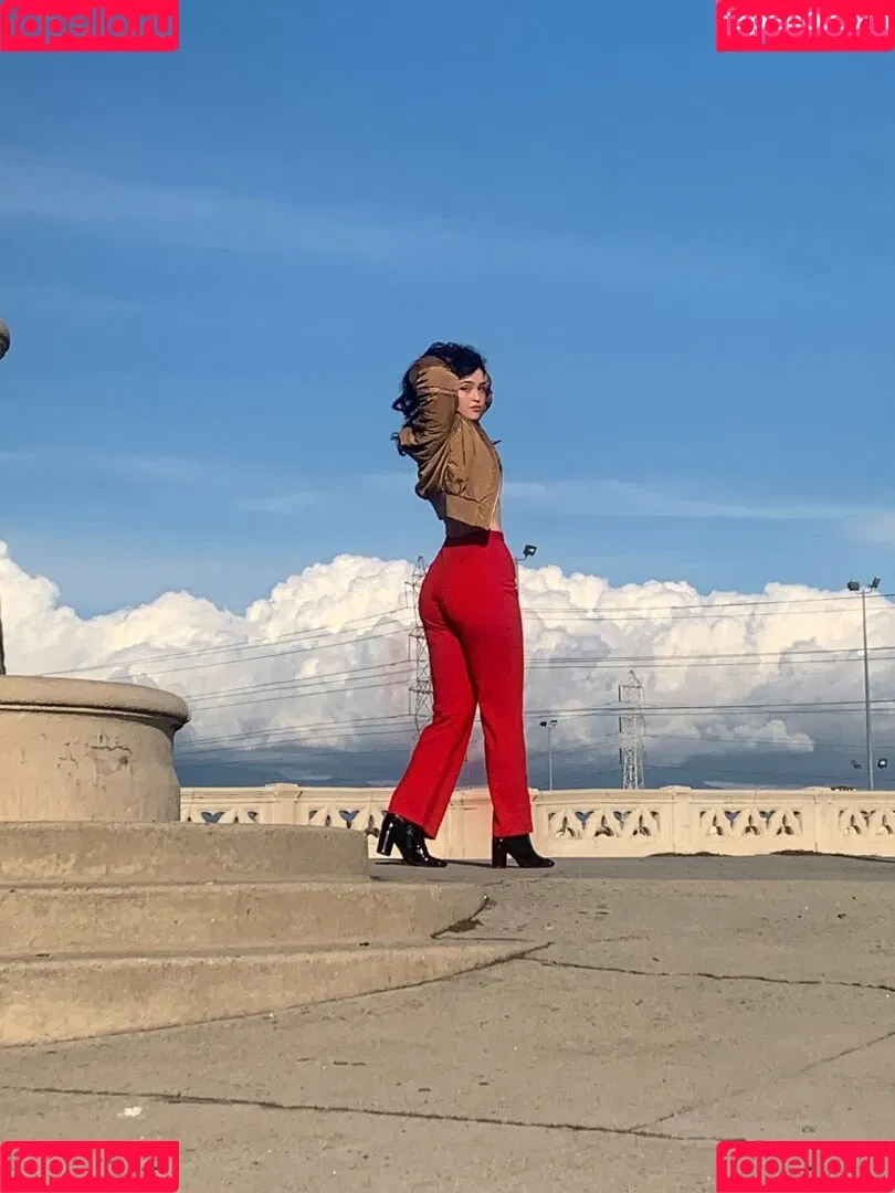 Elley Duhé Onlyfans Photo Gallery 