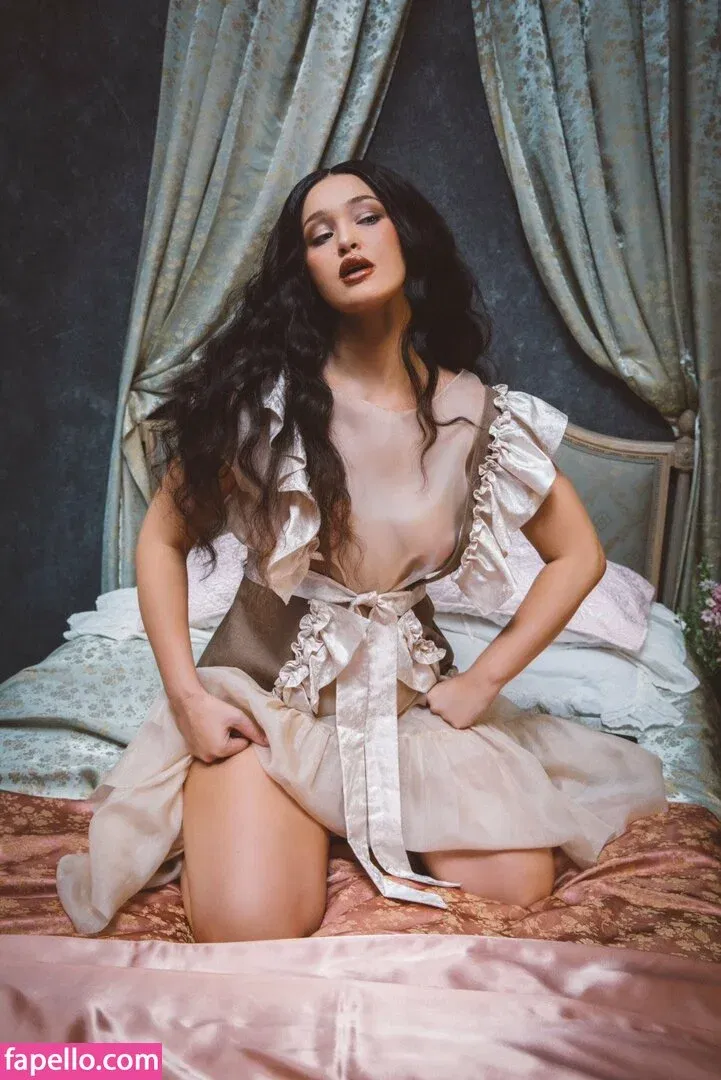 Elley Duhé Onlyfans Photo Gallery 