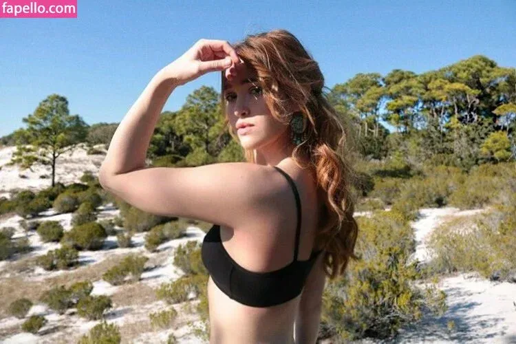 Elley Duhé Onlyfans Photo Gallery 