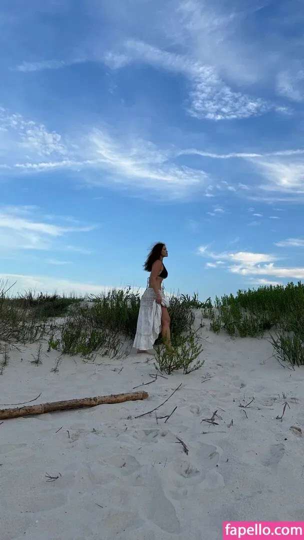 Elley Duhé Onlyfans Photo Gallery 