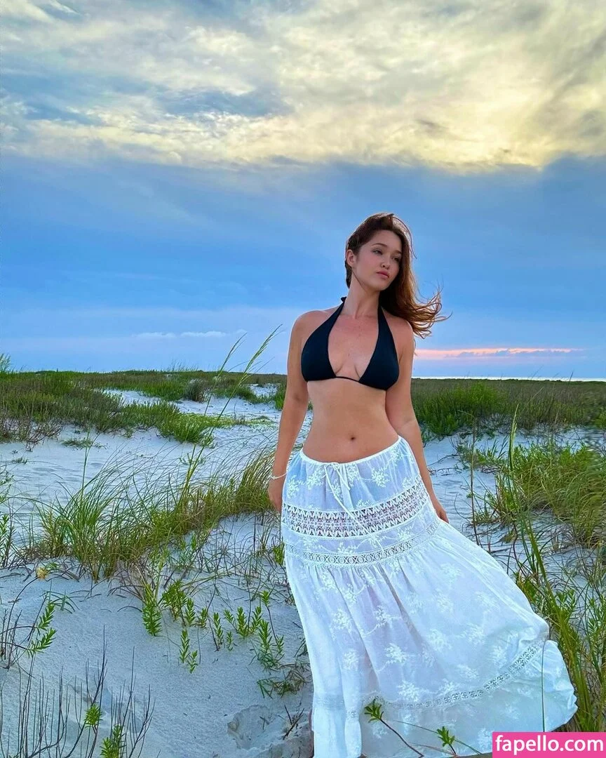 Elley Duhé Onlyfans Photo Gallery 