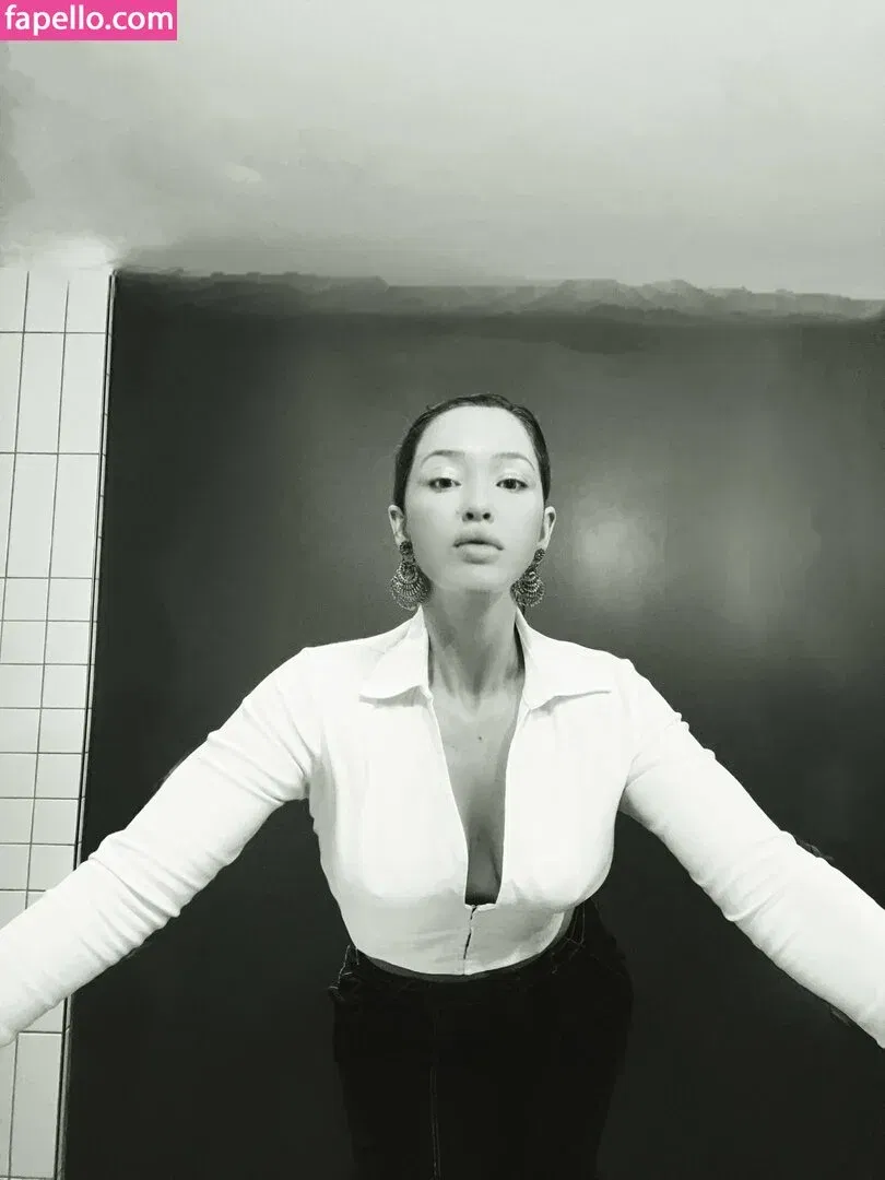 Elley Duhé Onlyfans Photo Gallery 