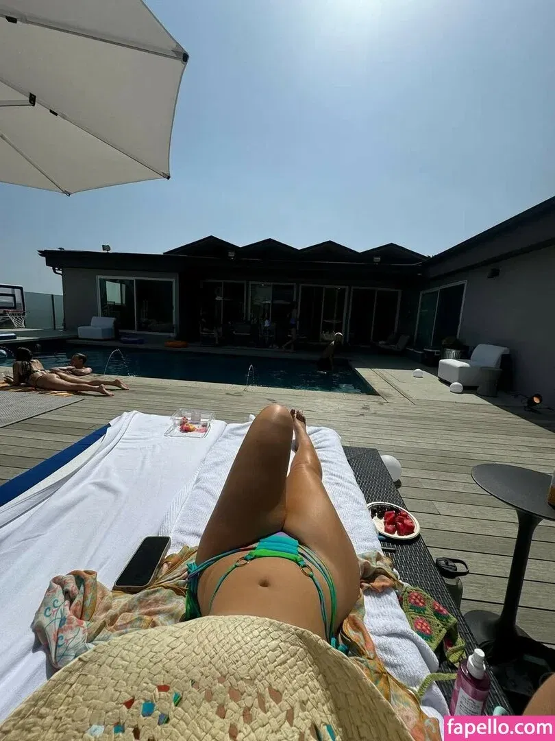 Elley Duhé Onlyfans Photo Gallery 