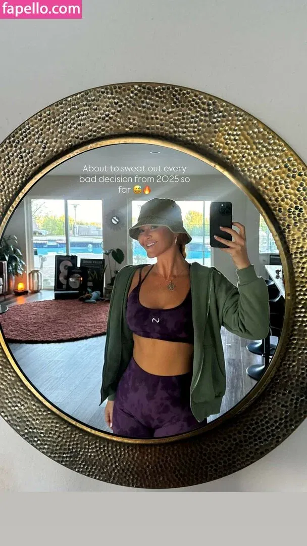 Elley Duhé Onlyfans Photo Gallery 