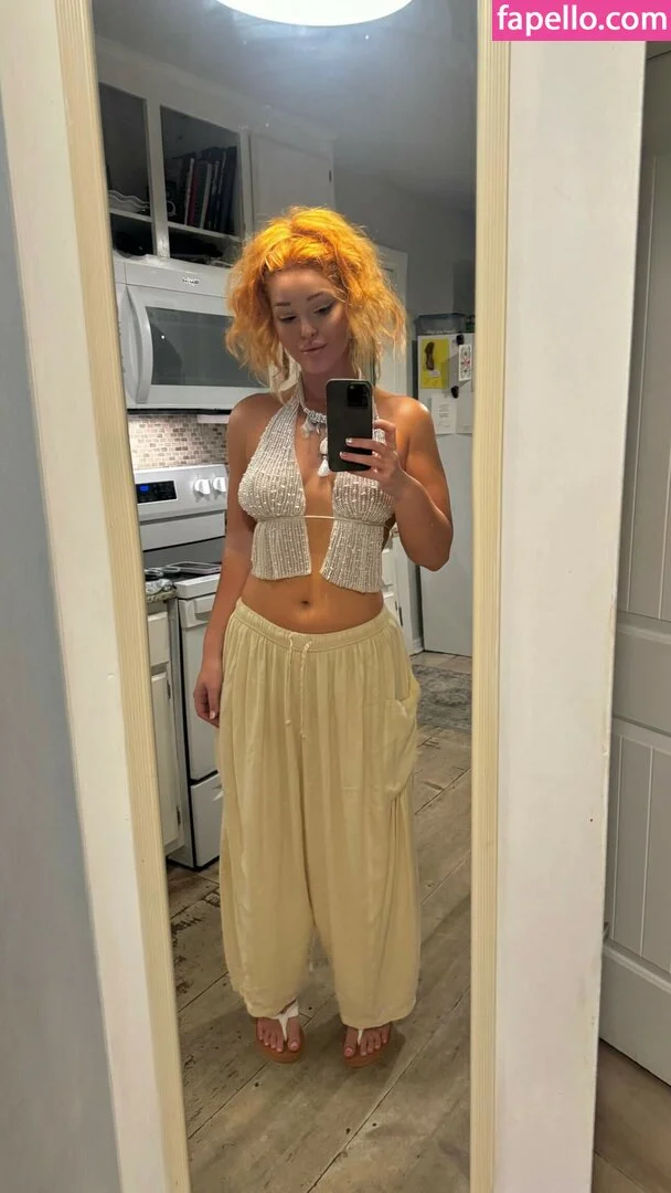 Elley Duhé Onlyfans Photo Gallery 