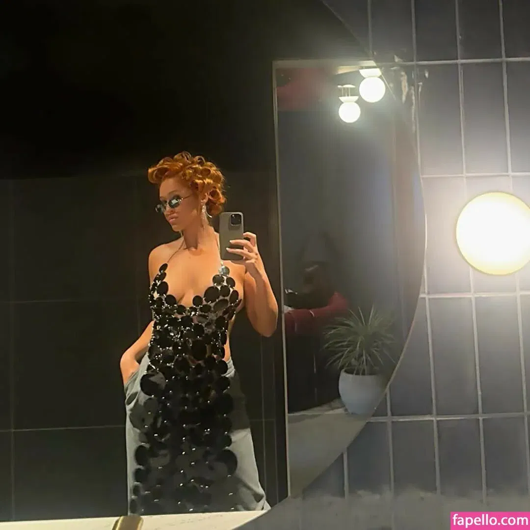 Elley Duhé Onlyfans Photo Gallery 