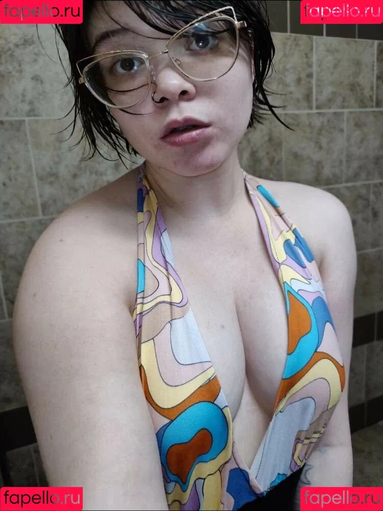 Lilac Lullaby Onlyfans Photo Gallery 